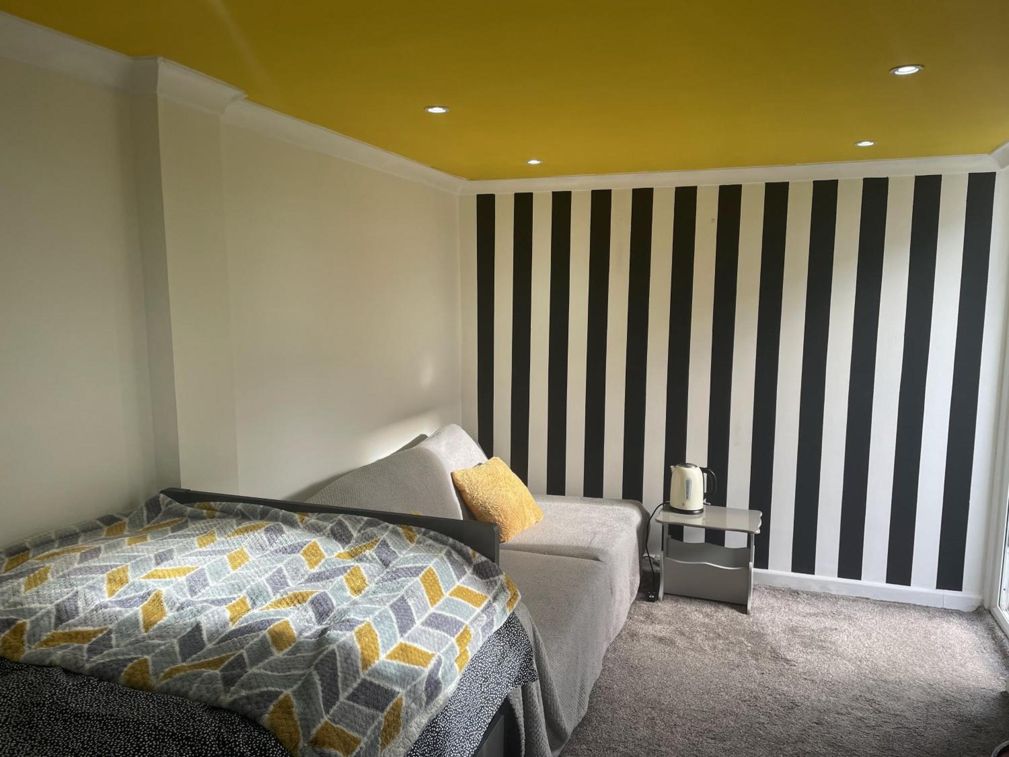 Beautiful Place To Live Near Heathrow Windsor Legoland & Free Parking Onsite Burnham  Exterior foto